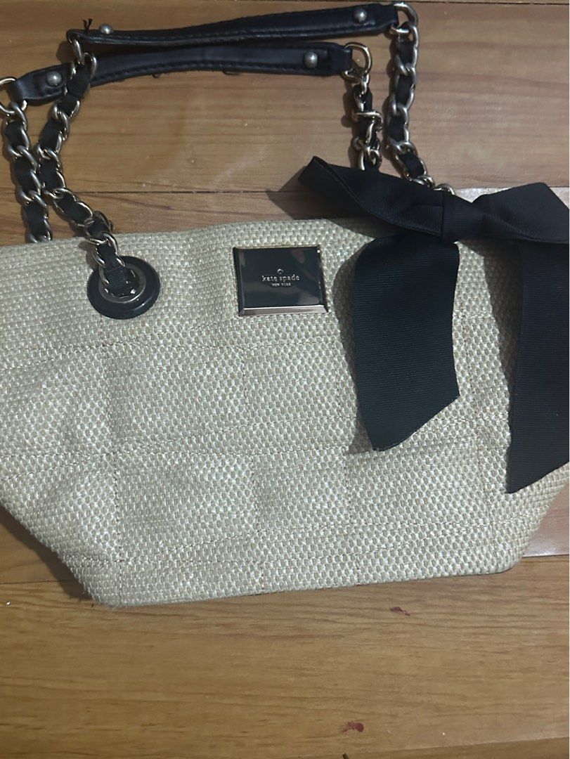 original kate spade bag (Category: Shoulder Bags) located in Makati City. Submitted by Musthevs (Listing ID 1382021216, Image 1). Description: Original bought in Japan kate spade Outlet .