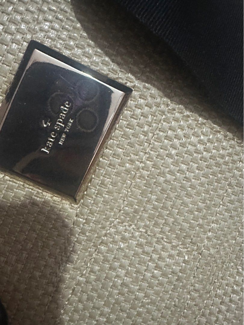 original kate spade bag (Category: Shoulder Bags) located in Makati City. Submitted by Musthevs (Listing ID 1382021216, Image 2). Description: Original bought in Japan kate spade Outlet .