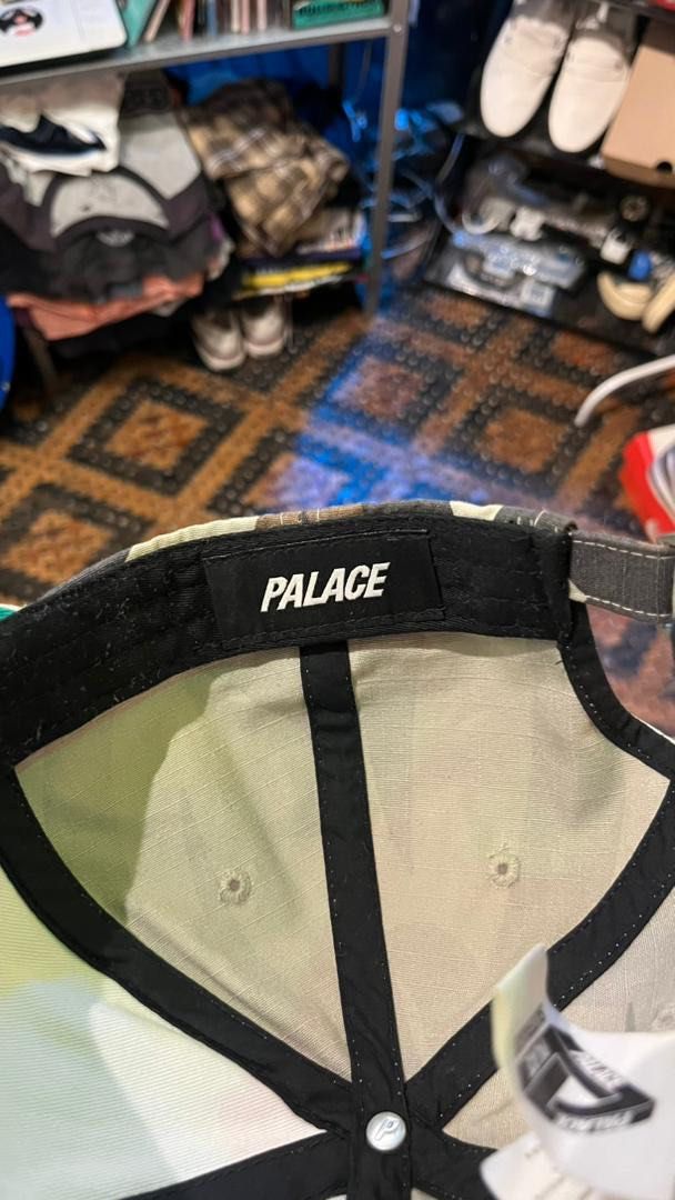 palace cap (Category: Cap & Hats) located in Petaling Jaya. Submitted by scoeby (Listing ID 1381993721, Image 3). Description: combo palace cap & carhartt condition as shown on picture cod : KL / Subang do hmu.