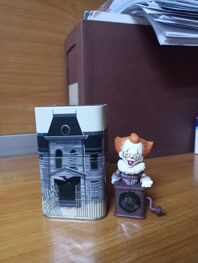 Pennywise Figure (Category: Figurines & Statues) located in Manila. Submitted by hobbymo_koleksyon.ph (Listing ID 1382027187, Image 1). Description: 100% authentic Hot topic exclusive Good for horror fans/collectors Suitable for desktop and room display Collectible Toys Collectible Items.