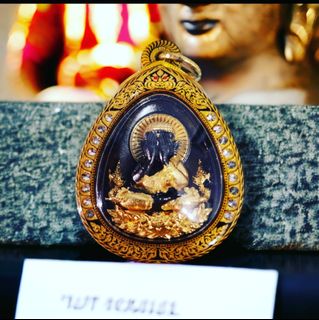 (Category: ) located in . Submitted by aesthetic.amulets (Listing ID 1382060856, Image 1). Description: .