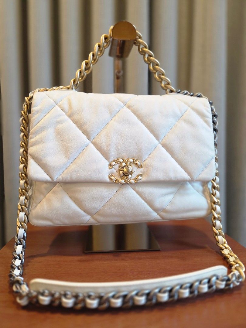 PL Chanel C19 Medium/large flap (Category: Luxury Bags & Wallets) located in Quezon City. Submitted by shop.mar.go (Listing ID 1381925311, Image 1). Description: preloved Chanel C19 lambskin series 30, hologram sticker intact white, tricolor hardware has minor dirt here and there but barely noticeable..