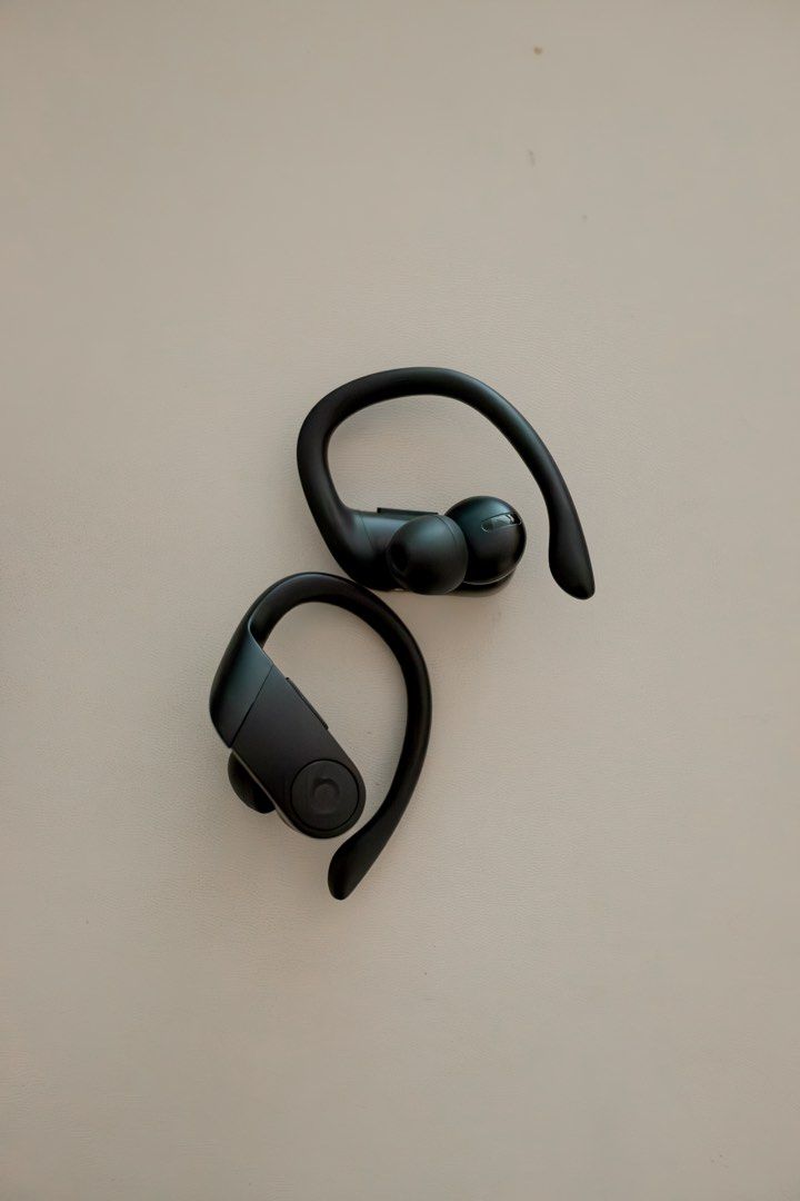 Powerbeats Pro - Black (Category: Earphones) located in Taguig. Submitted by declutter.dump (Listing ID 1382000518, Image 1). Description: Selling my Powerbeats Pro Black Comes with: - box - extra eartips Note: dented the case a bit but doesnt affect the performance RFS: upgrading.