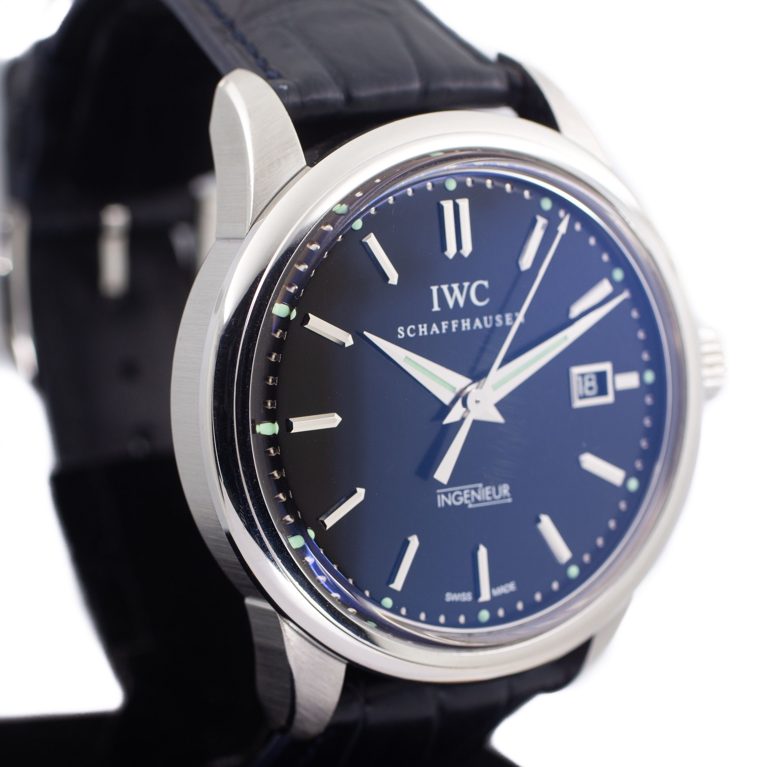Preowned IWC Ingenieur Vintage Automatic 1955 (Category: Watches) located in Singapore. Submitted by martinluxury (Listing ID 1381942639, Image 2). Description: Follow us on our tele channel for the latest updates and deals! t.me/martinluxurygroup SKU: I0513744 Model: IWC Ingenieur Vintage Automatic 1955 Reference: IW323301 Condition: Good Comes With: Box & Certificate Originally Purchased Date: Dec 2011 Case Material: Stainless Steel Case Dimens