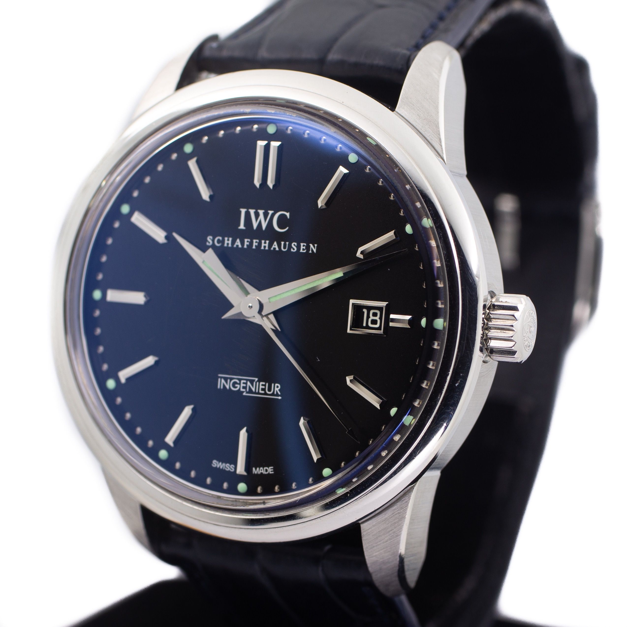 Preowned IWC Ingenieur Vintage Automatic 1955 (Category: Watches) located in Singapore. Submitted by martinluxury (Listing ID 1381942639, Image 3). Description: Follow us on our tele channel for the latest updates and deals! t.me/martinluxurygroup SKU: I0513744 Model: IWC Ingenieur Vintage Automatic 1955 Reference: IW323301 Condition: Good Comes With: Box & Certificate Originally Purchased Date: Dec 2011 Case Material: Stainless Steel Case Dimens