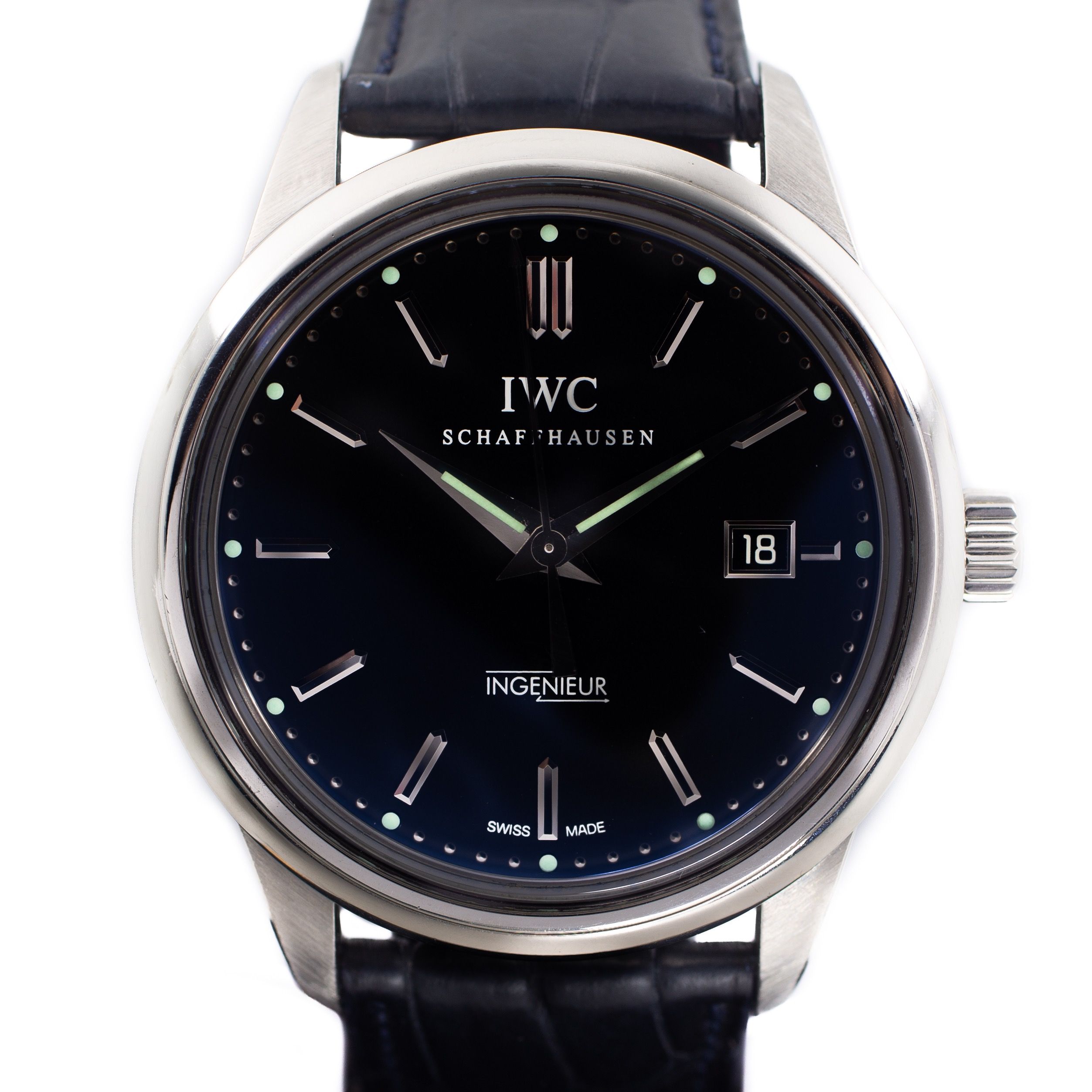 Preowned IWC Ingenieur Vintage Automatic 1955 (Category: Watches) located in Singapore. Submitted by martinluxury (Listing ID 1381942639, Image 1). Description: Follow us on our tele channel for the latest updates and deals! t.me/martinluxurygroup SKU: I0513744 Model: IWC Ingenieur Vintage Automatic 1955 Reference: IW323301 Condition: Good Comes With: Box & Certificate Originally Purchased Date: Dec 2011 Case Material: Stainless Steel Case Dimens