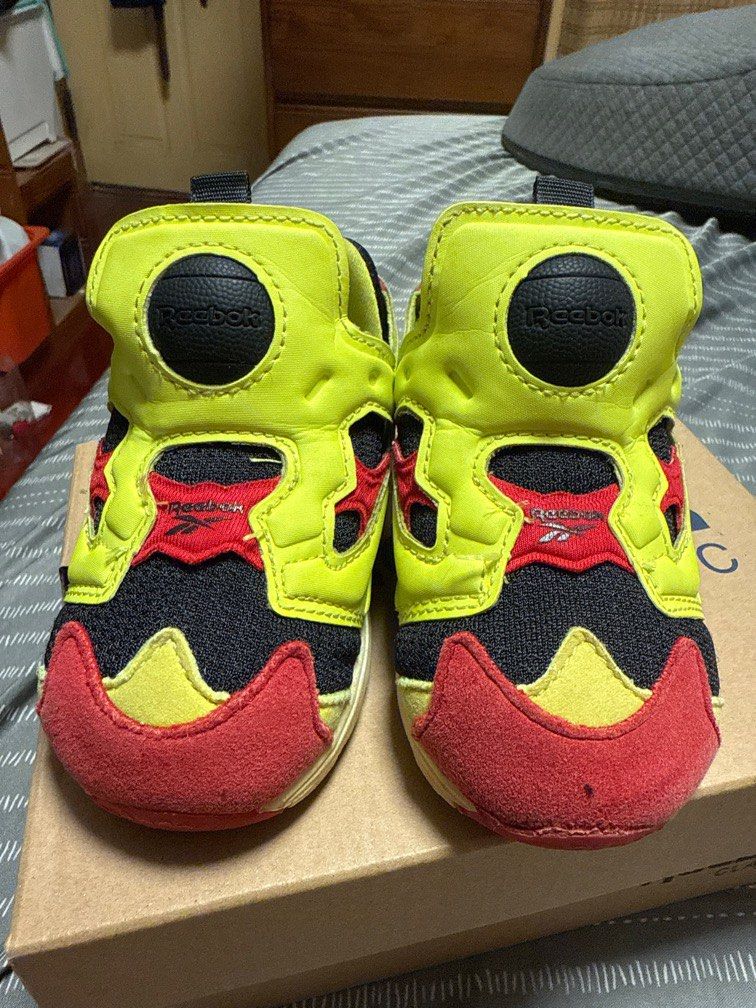 由 angel0982697629 (刊登 ID 1381981675，圖片 2) 提交，位於 台南市 (Tainan) 的 Reebok球鞋12公分 (類別：嬰兒及兒童流行時尚)，說明：超帥超時尚的小球鞋.12公分.無敵好看. 保存的很好.有正常使用痕跡（高標勿入） 保證正品.有原廠鞋盒。