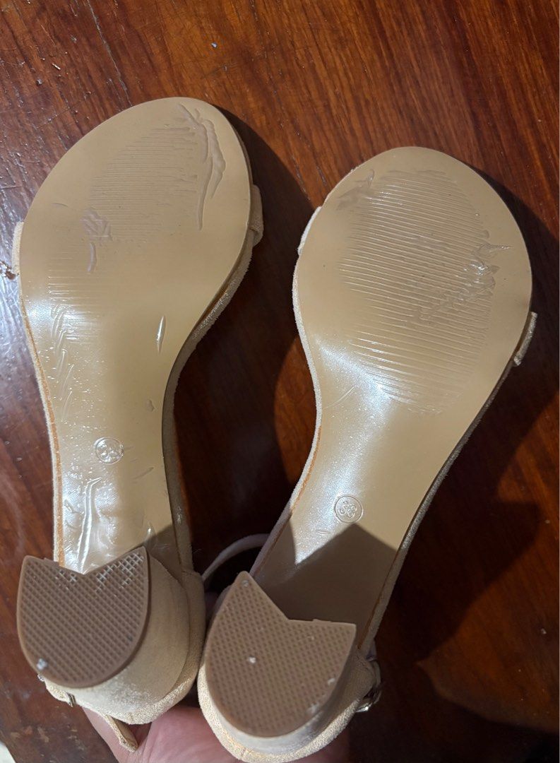 Sandals (Category: Heels) located in Quezon City. Submitted by lencollado (Listing ID 1381932045, Image 3). Description: .