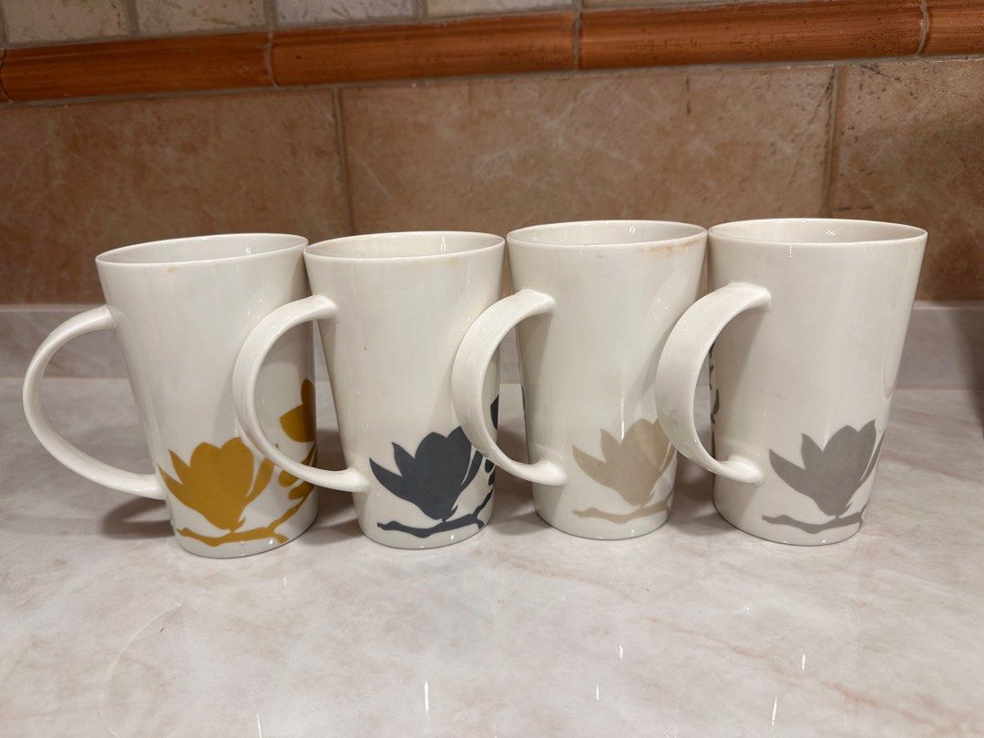 Set of 4 Floral Design Mugs