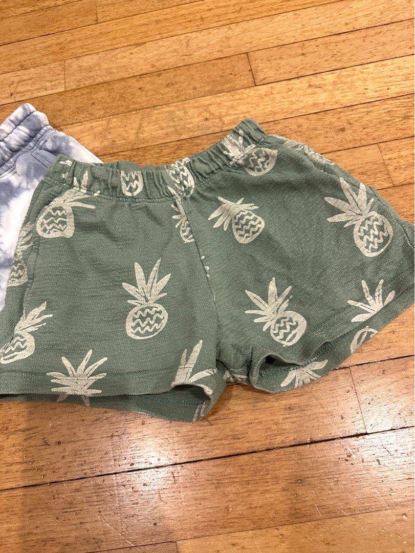 Shorts bundle : 3Y (Category: Babies & Kids Fashion) located in Kuala Lumpur. Submitted by hdmart (Listing ID 1382074565, Image 2). Description: Blue - cotton on Green - Zara .