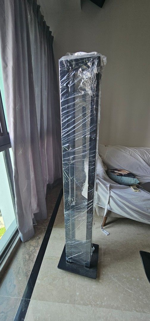 Solid speaker stands (Category: Audio Systems) located in Singapore. Submitted by daavy (Listing ID 1381991902, Image 1). Description: solid speaker stands. Filled with salt-free sand to avoid vibrations affecting sound quality..