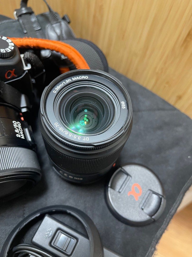 由 kkiidd (刊登 ID 1382062214，圖片 2) 提交，位於 台北市 (Taipei) 的 Sony α350 + 18-70mm 標準變焦 + 50mm f/2.8 Macro 微距定焦 (類別：相機)，說明：「入門攝影組合」買鏡頭送機身～～ （功能問題：測試後有自動對焦問題 僅能手動對焦模式 需自行送修） Sony α350 + 18-70mm 標準變焦 + 50mm f/2.8 Macro 微距定焦 無論你是想入門攝影或收藏經典 Alpha 數位機，這套 Sony α350 入門組合包讓你輕鬆入手 Sony Alpha 350 機身（A350） Sony DT 18-70mm f/3.5-5.6 標準變焦鏡 Sony 50mm f/2.8 Macro 微距定焦鏡（SAL50M28） 原廠電池一顆 + 充電器 + 機身蓋 + 鏡頭蓋 + 背帶 📷 各品項簡介與規格： 🔹 Sony Alpha 350 DSLR 數位單眼 感光元件：1420萬畫素 APS-C CCD