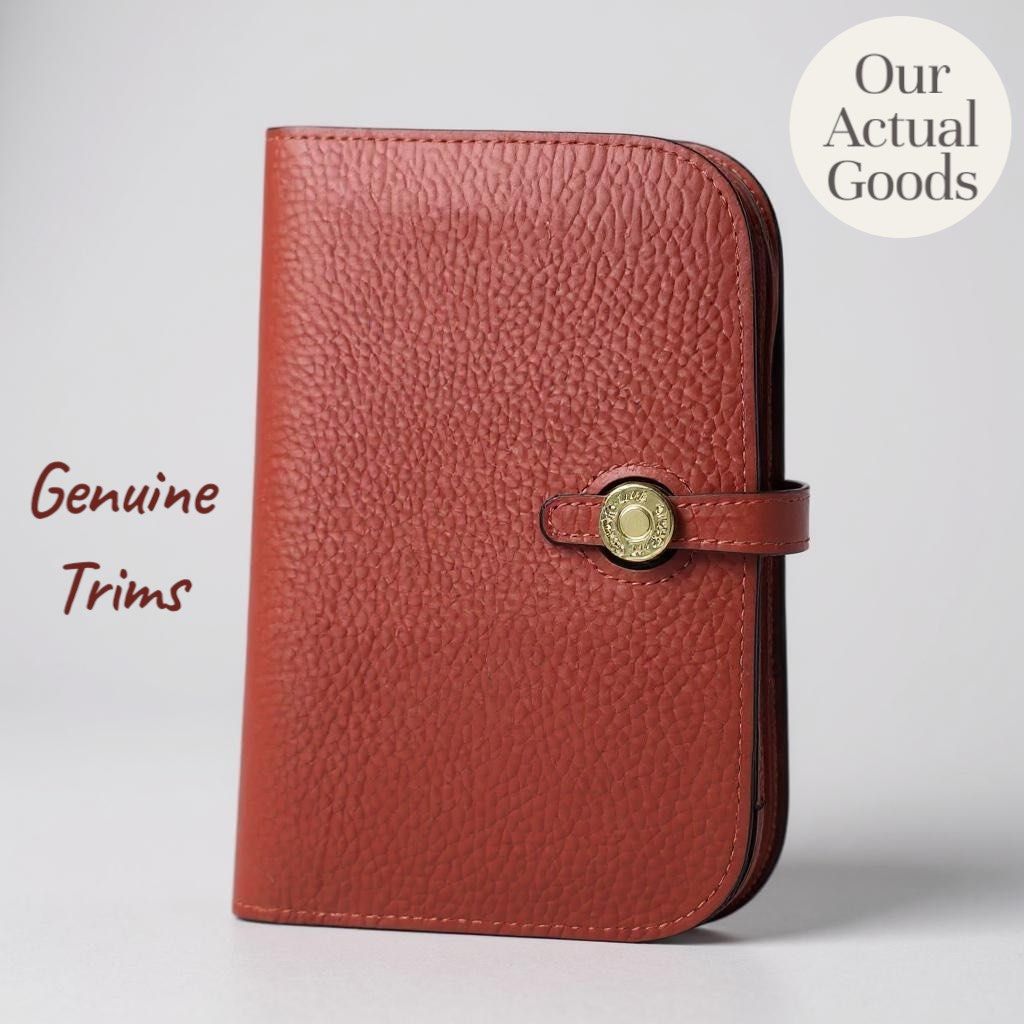 TFS Dogon Leather Large Wallet Red (Category: Wallets & Card holders) located in Taguig. Submitted by thefabsourceph (Listing ID 1381923179, Image 1). Description: COD via Orange App.
