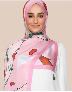 (Category: ) located in . Submitted by hijab.connoisseur (Listing ID 1382073320, Image 1). Description: .