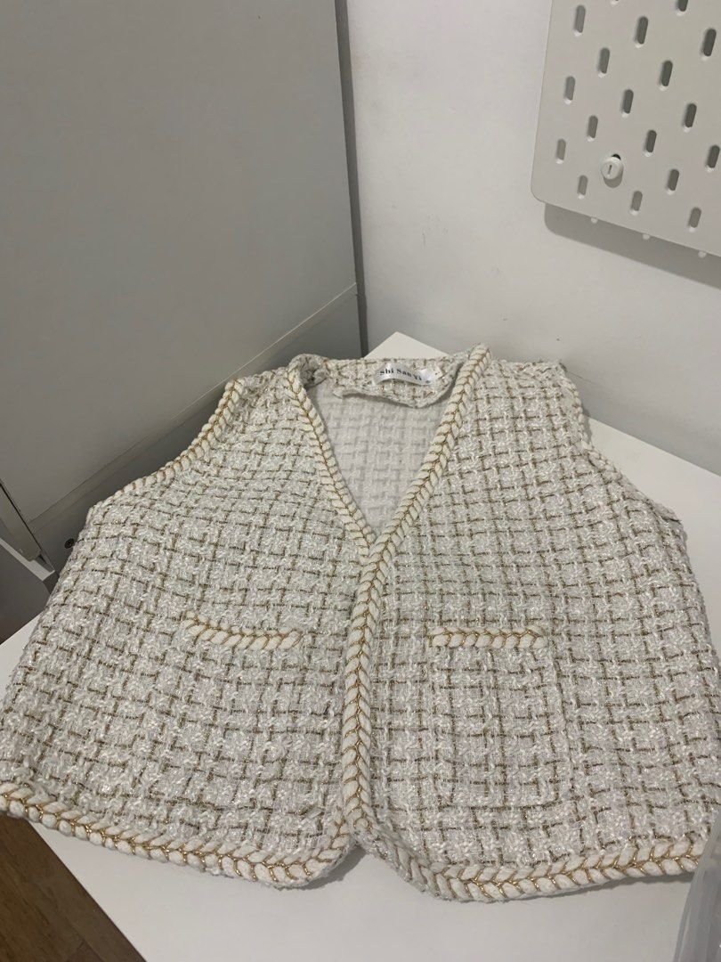 Tweed White and Yellow Vest (Category: Others Tops) located in Manila. Submitted by mdeclutterzzz (Listing ID 1382006267, Image 2). Description: 1-2x used only.