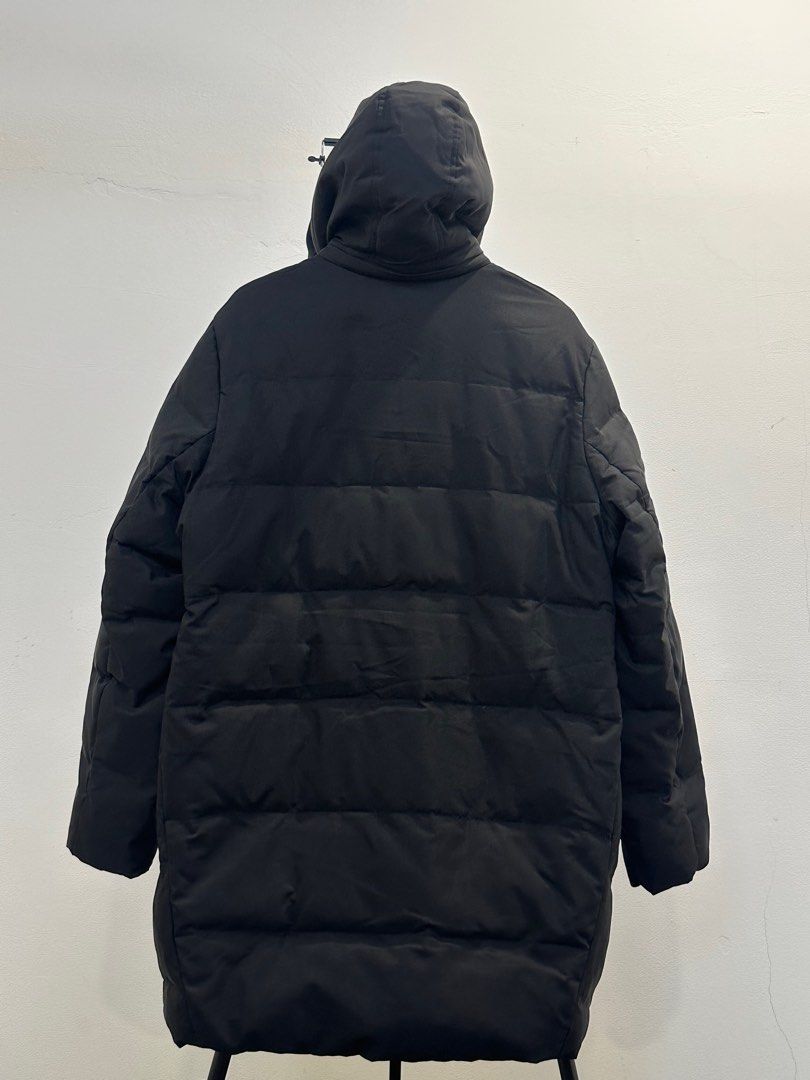 Winter jacket outerlayer (Category: Coats, Jackets and Outerwear) located in Kuala Lumpur. Submitted by rumahmana (Listing ID 1381970155, Image 3). Description: The size shown from the jacket is 5XL but actually suit for normal XL or free size because the cutting is smaller Whoever around this size suitable for this jacket Weight 63kg Height 156cm.
