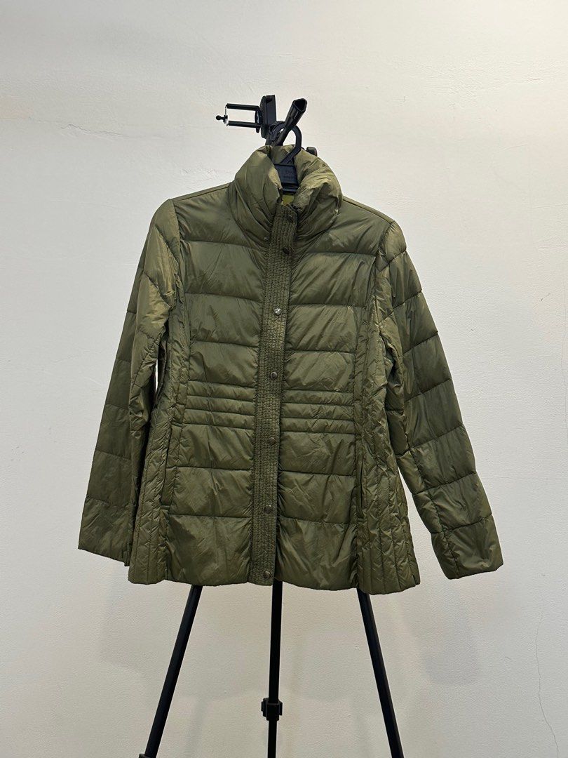 Winter jacket outerlayer (Category: Coats, Jackets and Outerwear) located in Kuala Lumpur. Submitted by rumahmana (Listing ID 1381971704, Image 1). Description: Normally wear L size suit this jacket Whoever around this size suitable for this jacket Weight 63kg Height 156cm.