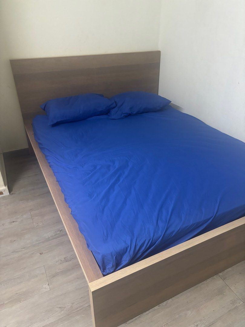 Wooden Bed Frame with Headboard