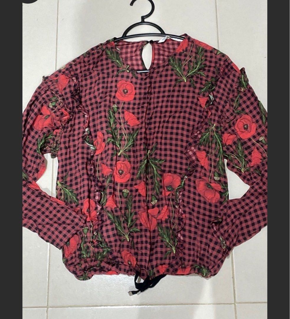 Zara Checkered Blouse (Category: Blouses) located in Caloocan City. Submitted by fortunodeclutter (Listing ID 1381907589, Image 1). Description: .