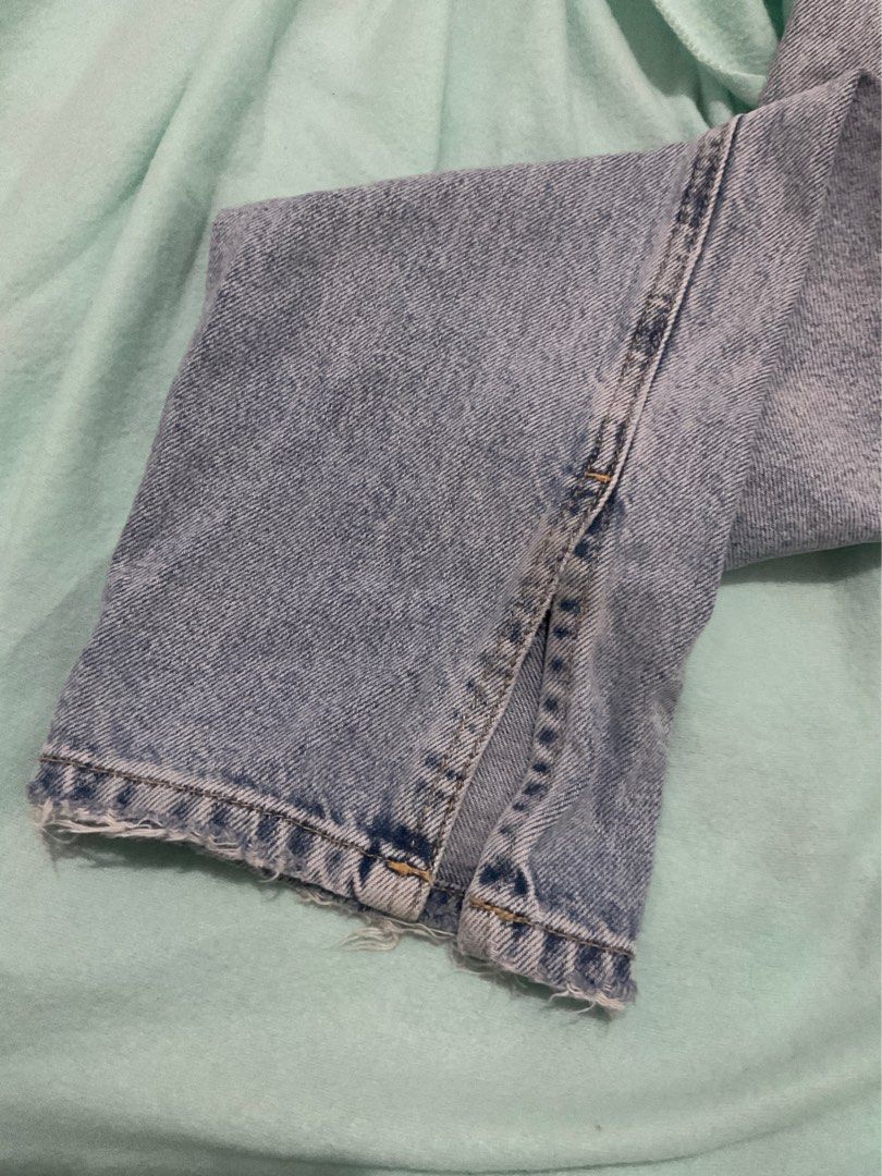 zara jeans (Category: Jeans) located in Manila. Submitted by getitfromjul (Listing ID 1382066316, Image 3). Description: - likenew - no flaws - has a slit design .