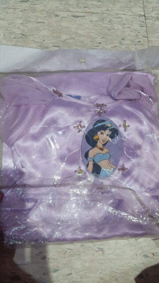 3-6mos princess jasmine costume (Category: Babies & Kids Fashion) located in Quezon City. Submitted by angelsjj_clothing (Listing ID 1382224066, Image 3). Description: ✓3-6mos ✓set with headband ✓Gcash/seabank 📍Quezon city 💥lalamove/$hopee/T!kT0k.