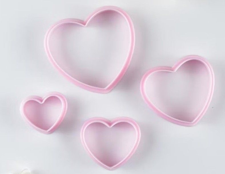 4 pc Heart-Shaped Cookie Cutters /Mould