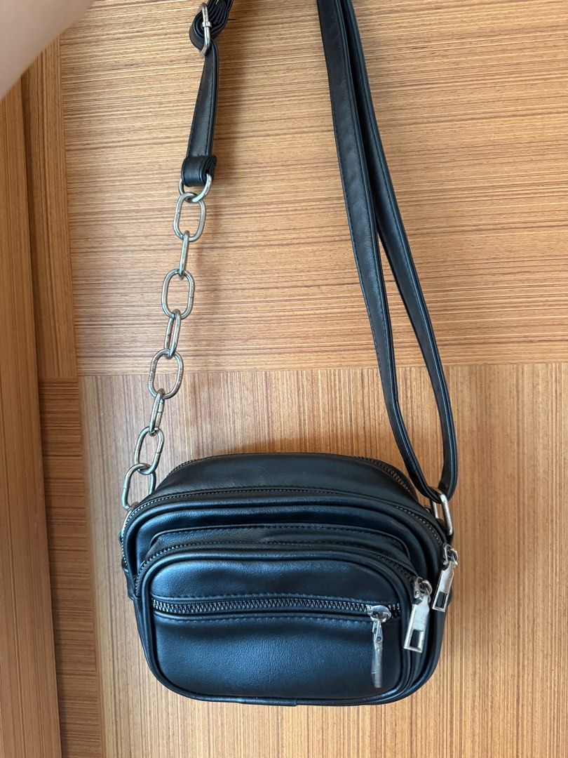 由 ichi.h (刊登 ID 1382140495，圖片 2) 提交，位於 台南市 (Tainan) 的 旅行輕便斜跨小包 (類別：腰包、胸包)，說明：。