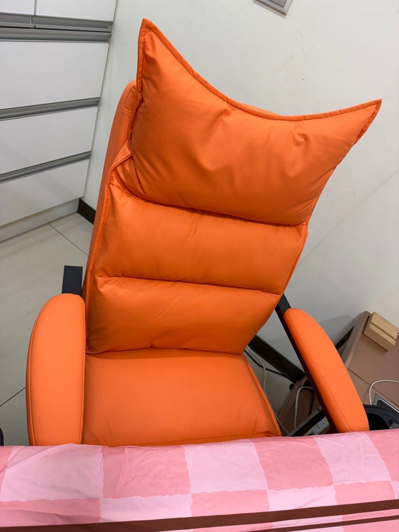 由 charmmykitty520 (刊登 ID 1382286280，圖片 3) 提交，位於 新北市 (New Taipei) 的 麻將椅子 餐椅 (類別：椅子)，說明：單張椅子1400元。
