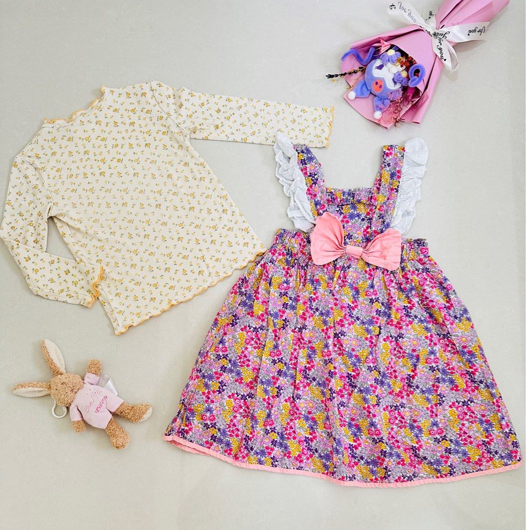 由 masarah (刊登 ID 1382131169，圖片 2) 提交，位於 台南市 (Tainan) 的 二手 女童裝 兩件組 韓系 甜美粉紅色 可愛碎花 浪漫蕾絲肩帶 短袖洋裝 春夏連身裙 鵝黃色 內搭彈性 棉質柔軟長袖T恤 (類別：嬰兒及兒童流行時尚)，說明：二手品 有求者請勿下單 兩件一起賣 尺寸：110cm 材質：柔軟棉質 化學纖維 可賣。貨。便。