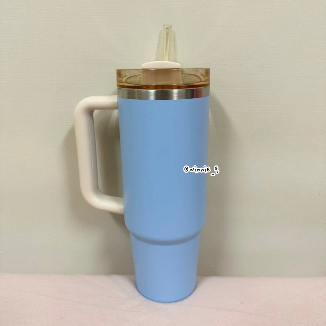 由 winnie_q (刊登 ID 1382242611，圖片 2) 提交，位於 新北市 (New Taipei) 的 全新 Starbucks 星巴克 Stanley 史丹利 30oz 887ml TOGO 吸管杯 保冰杯 水藍 藍色 (類別：水杯、水壺)，說明：全新品。