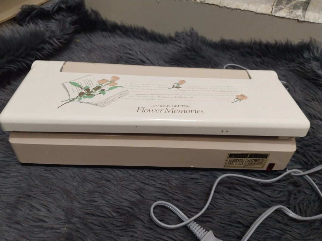 Affordable Vacuum Sealer 110 volts (Category: Other Kitchen Appliances) located in Malolos. Submitted by afford.japan (Listing ID 1382108290, Image 2). Description: Affordable Vacuum Sealer 110 volts.