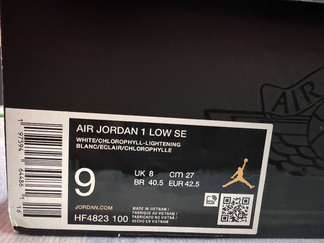 Air Jordan 1 Low SE White/Chlorophyll (Category: Sneakers) located in Marikina City. Submitted by mrklstrr (Listing ID 1382173633, Image 3). Description: Air Jordan 1 Low SE White/Chlorophyll Size: 9 US Price: PHP5,000.00 Meet up: *Four/Neo BGC *Ayala Mall Feliz *Robinsons Metro East Buyer will cover all delivery/shipping charges.