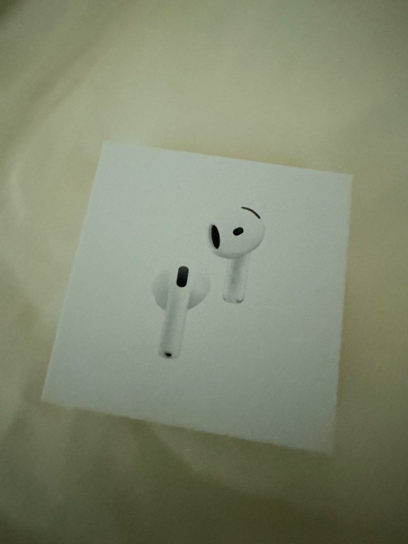 Apple AirPods 4 with Active Noise Cancellation63612124421633110
