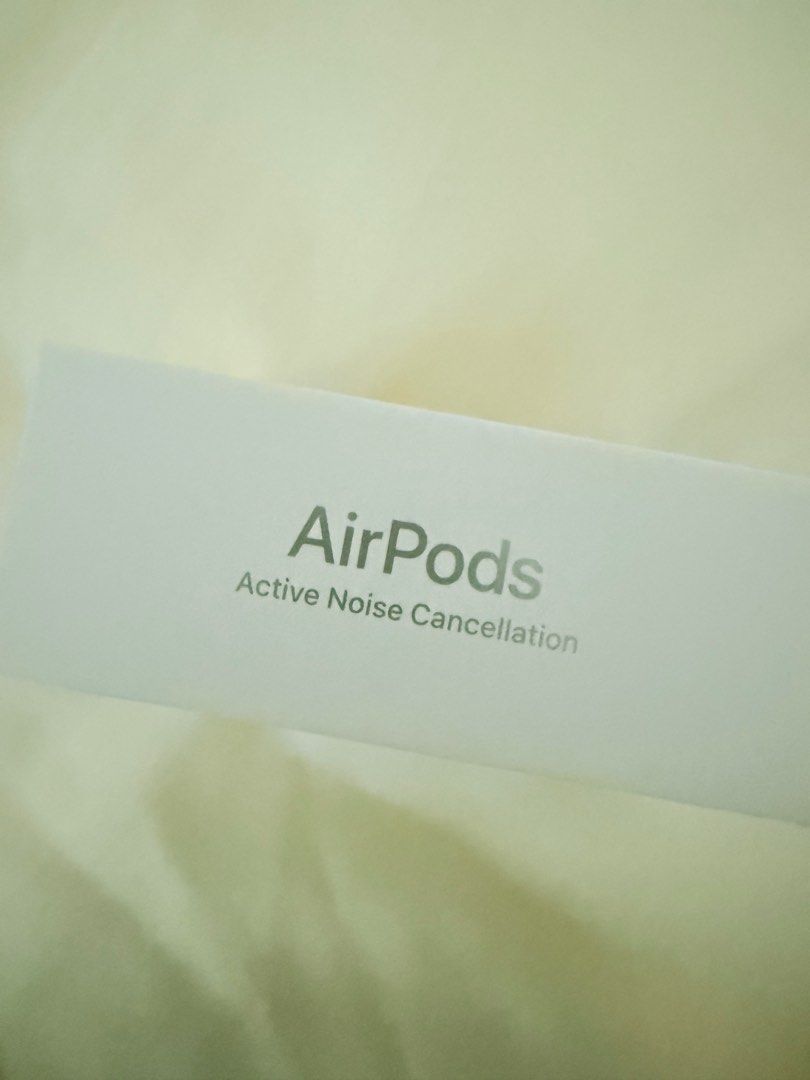 Apple AirPods 4 with Active Noise Cancellation63612124421633112