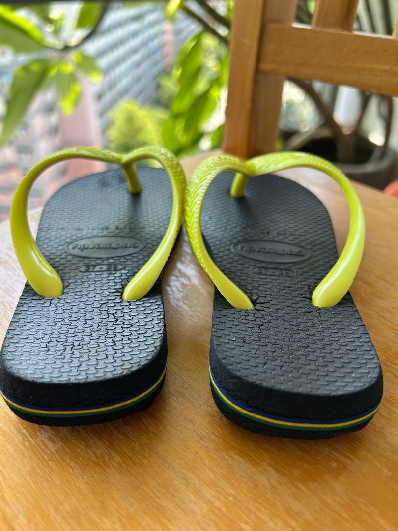 Authentic kids Havaianas flip flops, slippers, sandals (Category: Babies & Kids Fashion) located in Singapore. Submitted by massa_man (Listing ID 1382108149, Image 3). Description: Authentic kids Havaianas flip flops, slippers, sandals. Still got lifetime time and ready to use. Item conditions: 7/10.