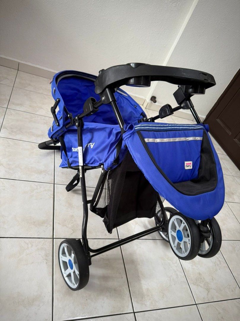 Baby Carrier & Stroller (Category: Carriers & Slings) located in Jelutong. Submitted by pretzel7 (Listing ID 1382175186, Image 2). Description: Stroller Brand: Sweet Chery Condition: Rarely used (5-6 times only) Baby Carrier Brand: Baby Kiko Condition: Fantastic (Average use) Selling Price (Combo): RM150 (negotiable) Pick up at Jelutong, Mutiara Heights or postage (borne by purchaser).