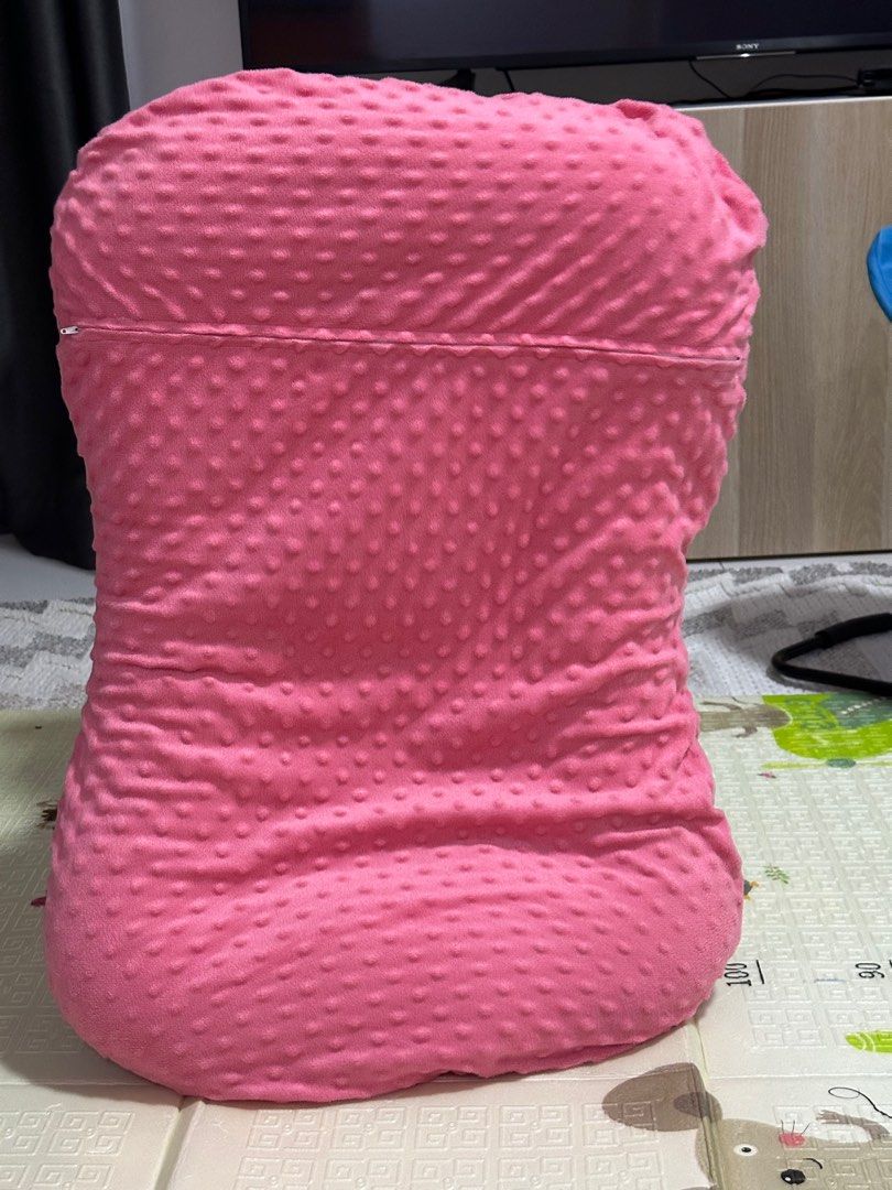 Baby snuggler (Category: Cots & Cribs) located in Kajang. Submitted by anissyazwanie93 (Listing ID 1382226342, Image 2). Description: Baby pakai kejap je, sarung boleh basuh, Harga asal RM100.