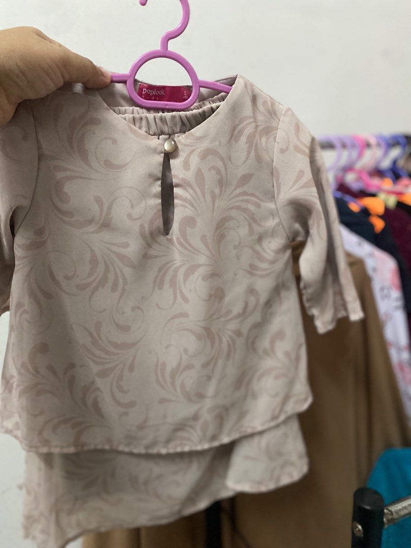 Baju Kurung 2 tahun (Category: Babies & Kids Fashion) located in Shah Alam. Submitted by izzaidatul_amira (Listing ID 1382263691, Image 3). Description: Like new Boleh nego nnti dm je.