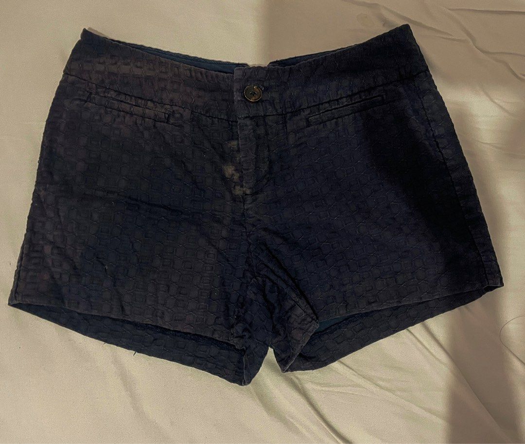 Black Banana Republic Mini Shorts (Category: Shorts) located in Manila. Submitted by zunigae (Listing ID 1382219720, Image 1). Description: Flaw: Bleached, as seen in photo. Please manage your expectations. Color of the item may change due to lighting and filter. No when worn pictures. Buyer can request for more pictures of the item if needed. Shipping fee will be shouldered by the buyer. Shipping will be based on the weight of items and preferre