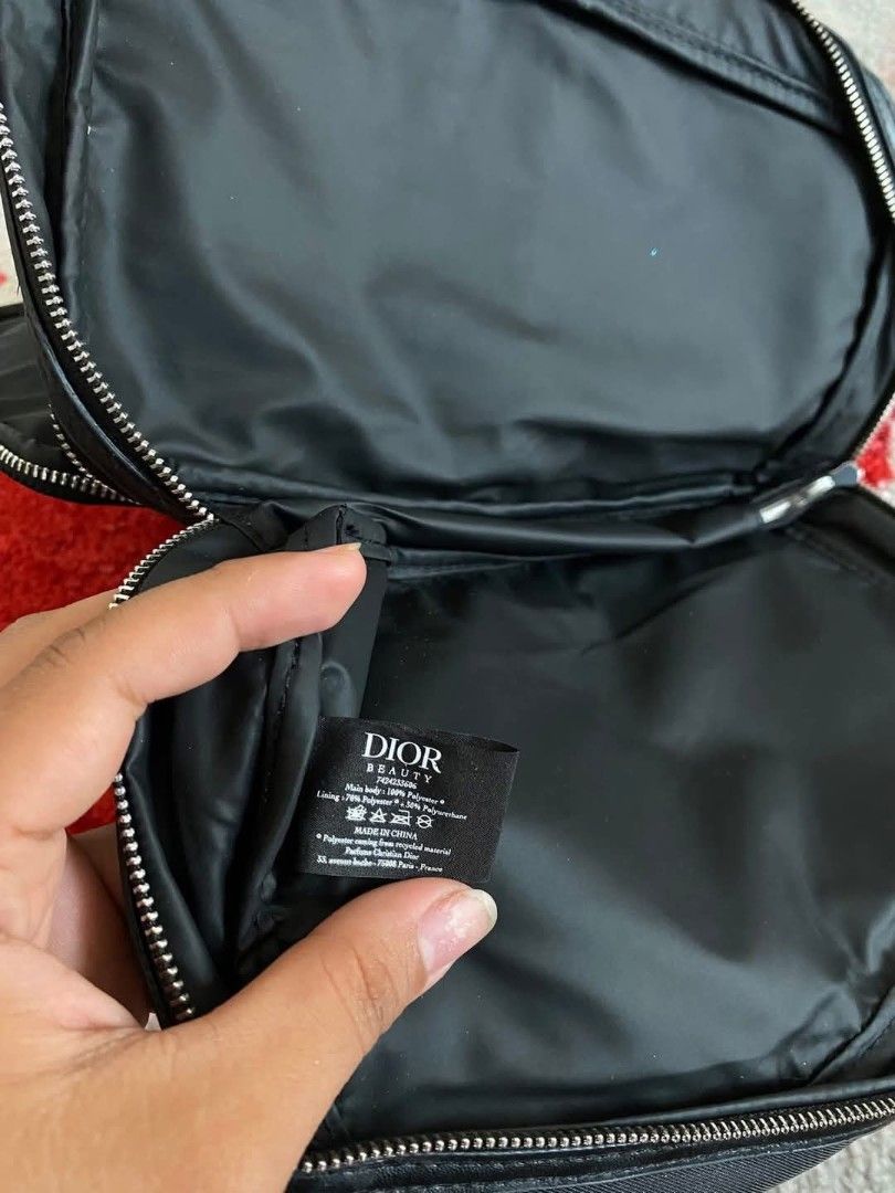 Channel / dior / luxury make up bag (Category: Purses & Pouches) located in Mabalacat. Submitted by adriandan19319 (Listing ID 1382145882, Image 2). Description: aspack make up bag dior and channel.