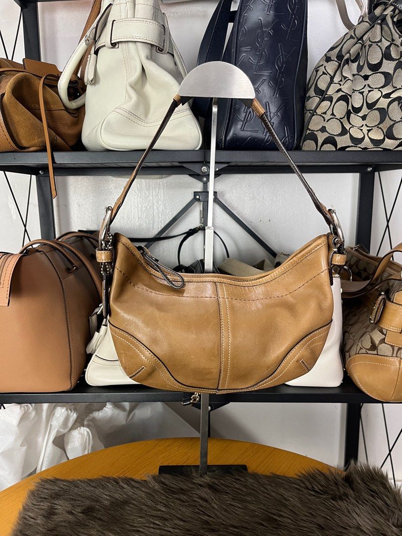 Coach Mini Hobo (Brown) (Category: Luxury Bags & Wallets) located in Quezon City. Submitted by eclipse.leandro (Listing ID 1382248940, Image 2). Description: Coach Mini Hobo (Brown) Condition: 8/10 26cm x 15cm 3,750 PHP All products are 100% Authentic bought from Japan. Disclaimer: We are not affiliated with the brands listed. #LuvLuxe #LuxuryJPNFinds.