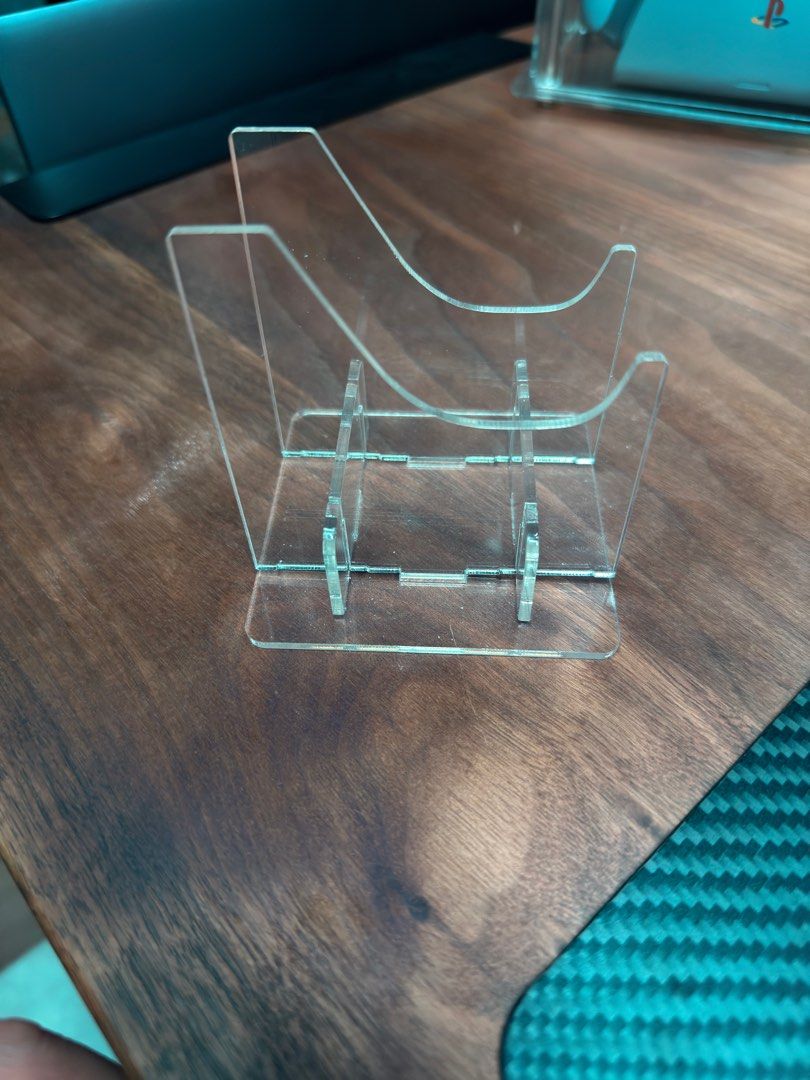 Controller stand (Category: Controllers) located in Singapore. Submitted by bespokeshoes (Listing ID 1382257635, Image 2). Description: Only used once. Fits most controllers .