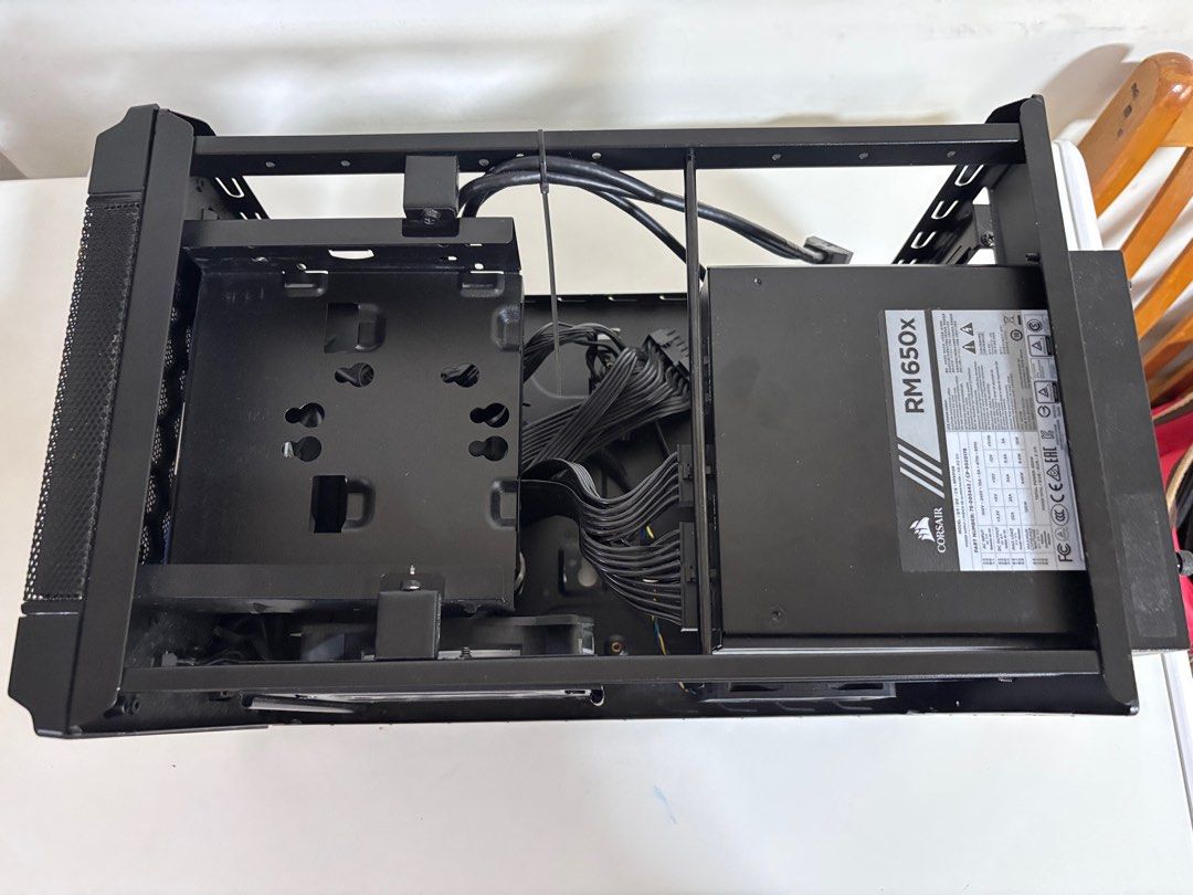 由 dudu_home (刊登 ID 1382113101，圖片 2) 提交，位於 台中市 (Taichung) 的 CORSAIR 海盜船 650W RM650電源供應器 (類別：其他電腦及電子周邊產品)，說明：ALCTRON RS19-4U 桌上型輕便機櫃架 連機殼一起贈送。