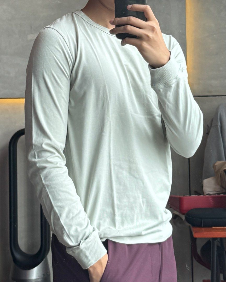 cos long sleeved shirt (Category: Tshirts & Polo Shirts ) located in Taguig. Submitted by e_prc (Listing ID 1382143880, Image 2). Description: long sleeves light green slim.