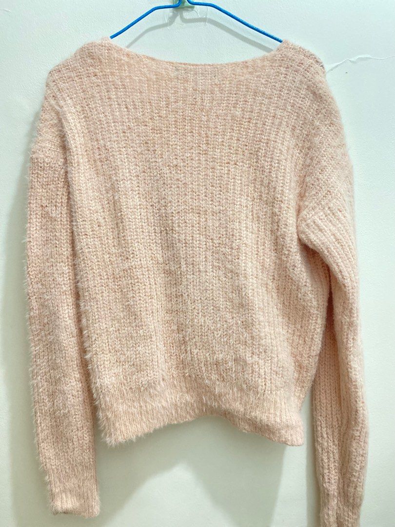 Cropped knitted fur cardigan (Category: Others Tops) located in Cavite. Submitted by eessaa08 (Listing ID 1382261565, Image 2). Description: Color: baby pink Size: small- semi med Item description: With pearl beads, fur type, knitted longsleeves MOP: Gcash MOD: Lalamove or Jnt Location: Cavite City.