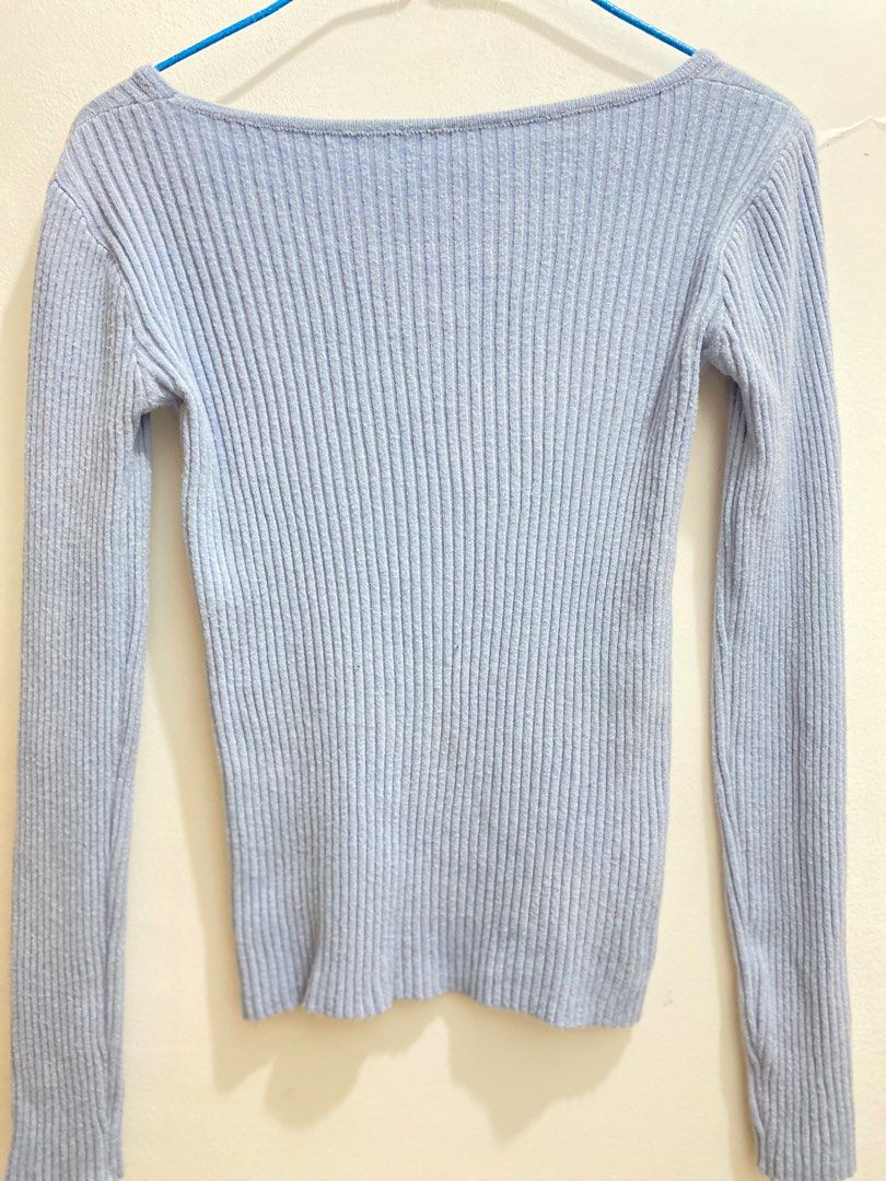 Cropped square neck knitted top (Category: Longsleeves) located in Cavite. Submitted by eessaa08 (Listing ID 1382260985, Image 2). Description: Color: pastel blue Size: xs-s Item description: Square neck, knitted top, cropped style MOP: Gcash MOD: Lalamove or Jnt Location: Cavite City.