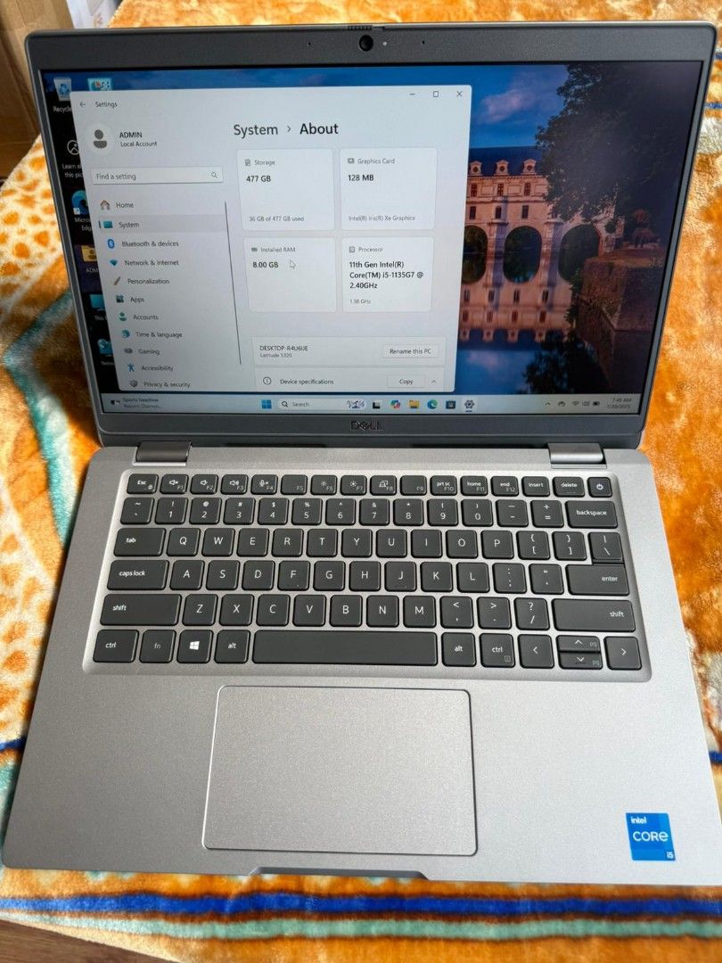 Dell Latitude 5320...i5.11 gen
❤️Core i5 .. 11 th gen
🌹Ram 8 gb 
❤SSD 512  Nvmb  SSD ✅.
❤️Bluetooth ✅
❤️WiFi ✅
❤️Camera ✅
♥️ Batery excellent ✅
♥️Windows :-11
❤️Microsoft Office - 2021✅63221266599555114