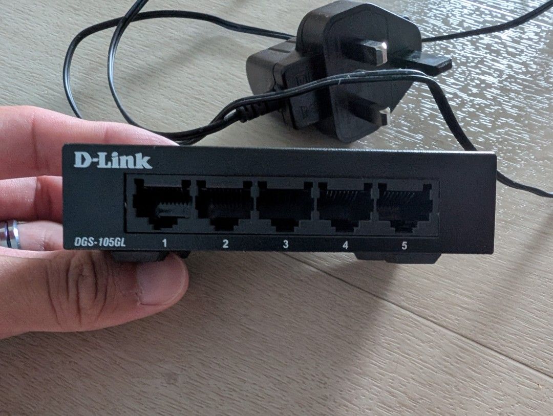D-Link DGS-105GL 5-Port Gigabit Switch63218248677635111