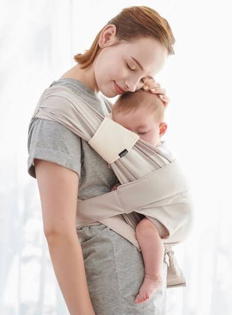 Ecleve soft wrap carrier (Category: Carriers & Slings) located in Quezon City. Submitted by tan__k (Listing ID 1382173771, Image 2). Description: used once only to try like new condition Best pricr already.