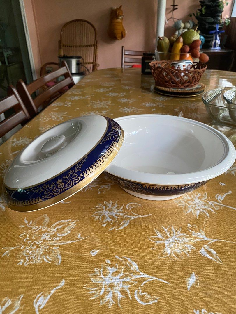 Elegant Melamine Bowl with Lid